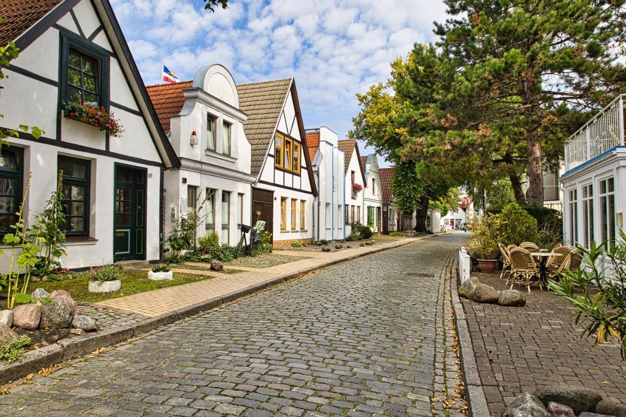 Haus Der Kurzen Wege Apartment Rostock Exterior photo